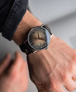 Bruno Söhnle – Stuttgart Automatik II Big – 17-12173-261 6 Bruno Söhnle – Stuttgart Automatik II Big – 17-12173-261 -WATBANDIT Verkäufe Bruno Sohnle Stuttgart Automatik Big 17 12173 261 wrist shot min