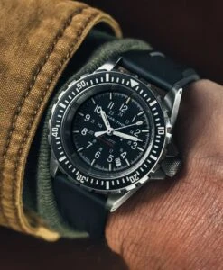 Marathon – 41mm Large Diver’s Automatic (GSAR) 8 Marathon – 41mm Large Diver’s Automatic (GSAR) -WATBANDIT Verkäufe Marathon 41mm Large Divers Automatic GSAR wrist shot min