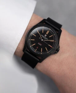 Nordic Marine Instruments – Søværn – Kulsort -WATBANDIT Verkäufe Nordic Marine Instruments Sovaern Kulsort wrist shot